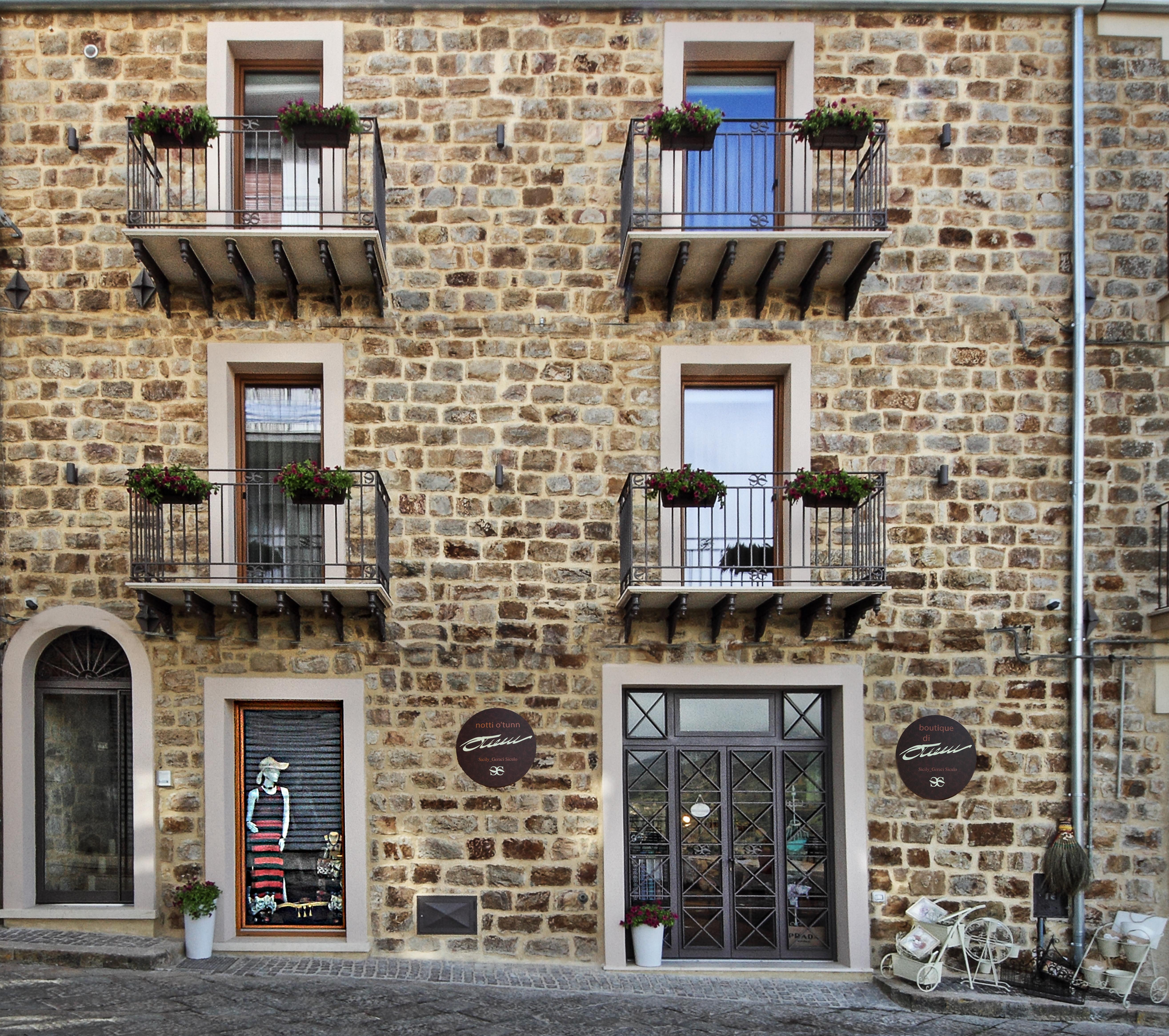 Notti O' Tunn Luxury Rooms In Centro Geraci Siculo Eksteriør billede