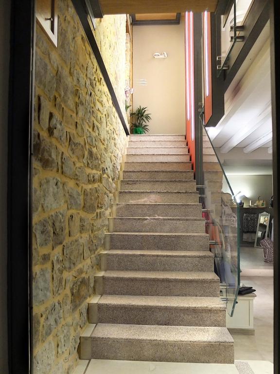 Notti O' Tunn Luxury Rooms In Centro Geraci Siculo Eksteriør billede
