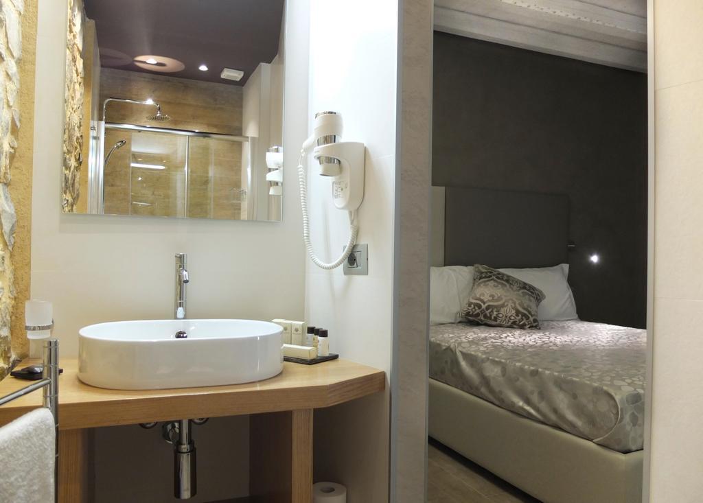 Notti O' Tunn Luxury Rooms In Centro Geraci Siculo Eksteriør billede