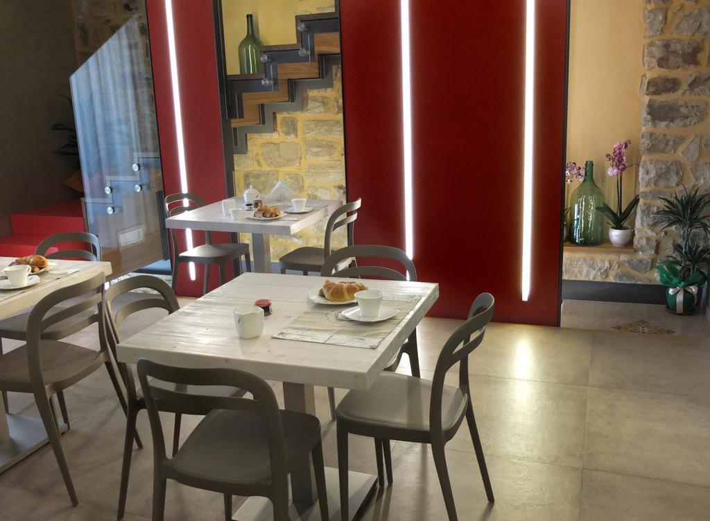Notti O' Tunn Luxury Rooms In Centro Geraci Siculo Eksteriør billede